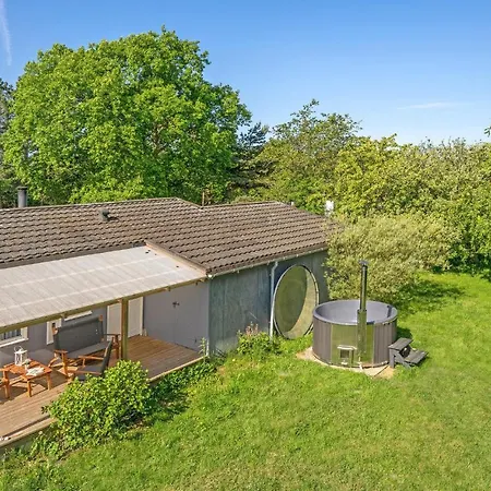 4 Bedroom Stunning In Sydals Casa vacanze
